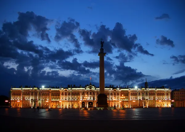 Palace square vit nattetid — Stockfoto