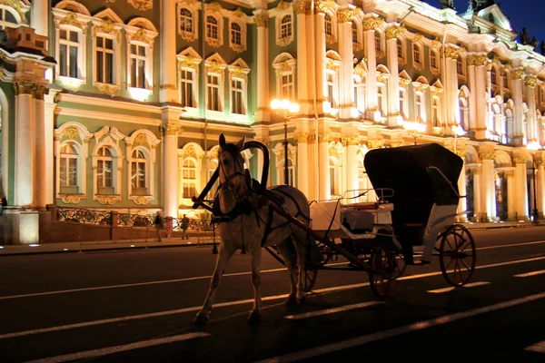 Palace square vit nattetid — Stockfoto