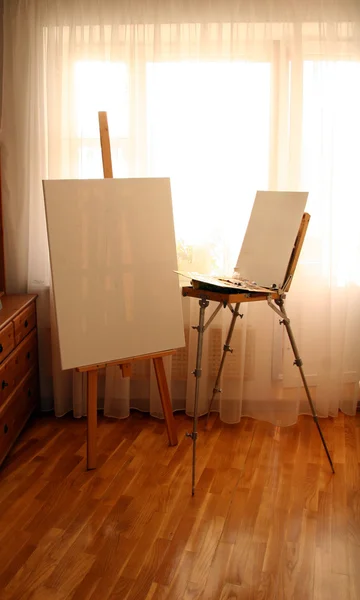 Easel with canvas — Stock Photo, Image