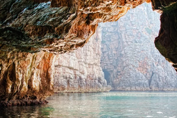 アドリア海の海の洞窟します。 — ストック写真