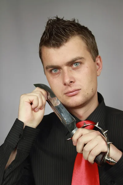 Mann zückt Messer — Stockfoto