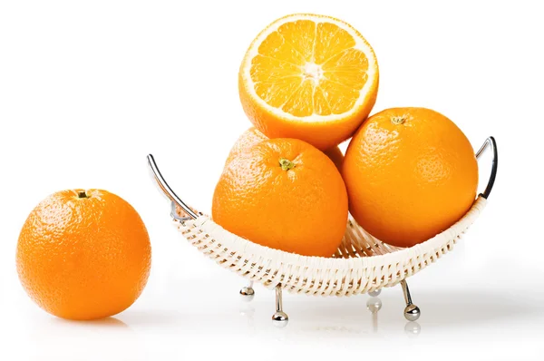 Naranjas en cuna aisladas —  Fotos de Stock
