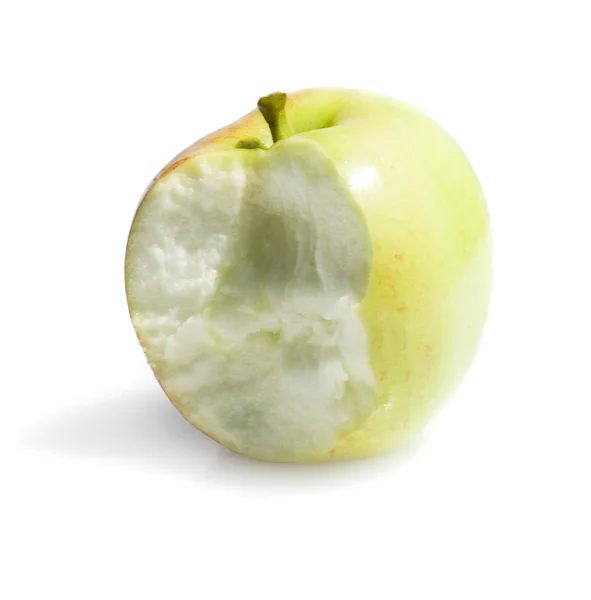 Yeşil ısırık elma izole — Stok fotoğraf
