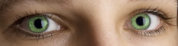 Primer plano de los ojos verdes — Foto de Stock