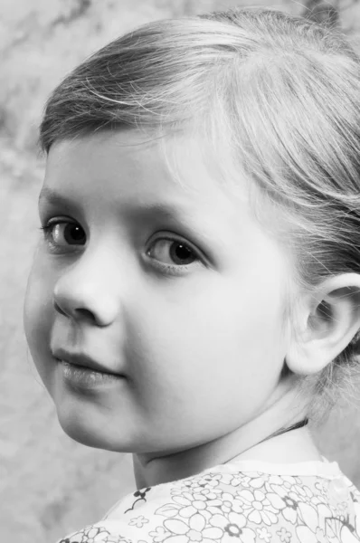 Retrato de menina pequena — Fotografia de Stock