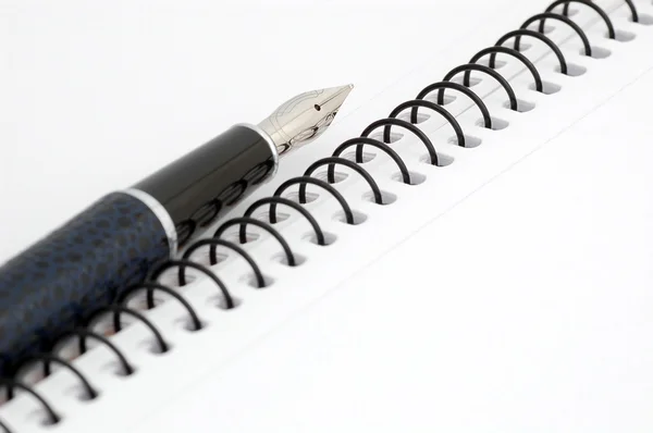 Penna och anteckningsblock — Stockfoto
