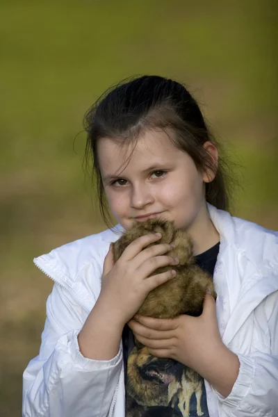 Flicka och nallebjörn — Stockfoto