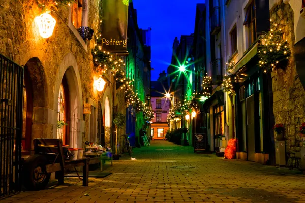 Alte Galway City Street bei Nacht — Stockfoto