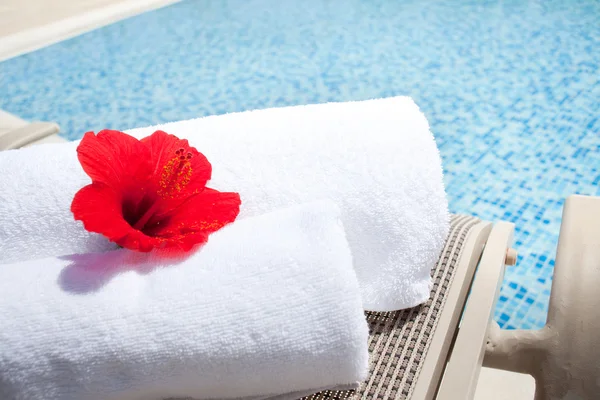 Red Flower and Towels — Stock Photo, Image
