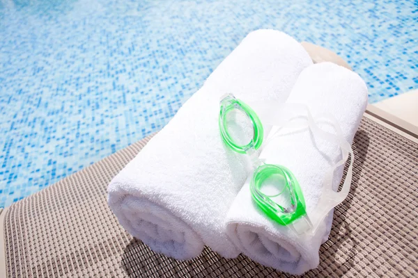 Closeup of towels at a luxury swimming pool — Stock Photo, Image