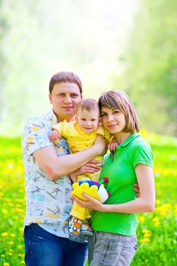 Aile çim