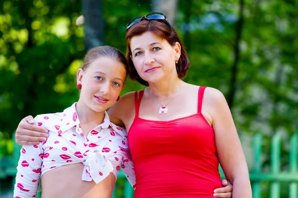 Mutter mit Tochter — Stockfoto
