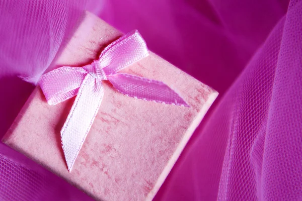Pink present box — Stock Photo, Image