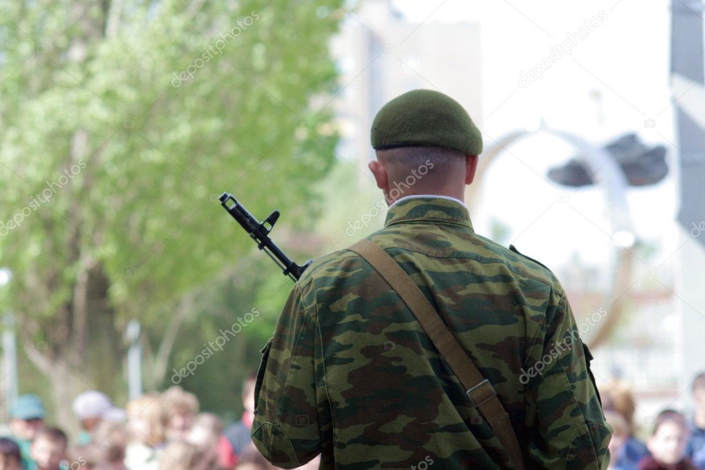 Soldier with submachine gun 2