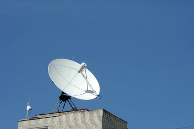 Dish aerial antenna 2 clipart