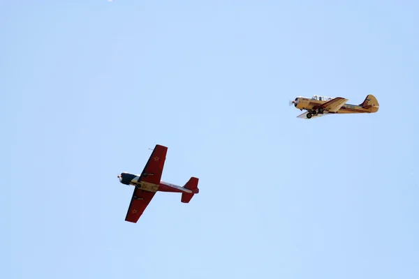 Twee schroef-aangedreven vliegtuigen 2 — Stockfoto