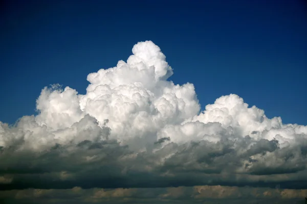 Büyük bulut — Stok fotoğraf