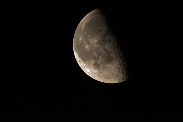 半个月亮 2 — 图库照片