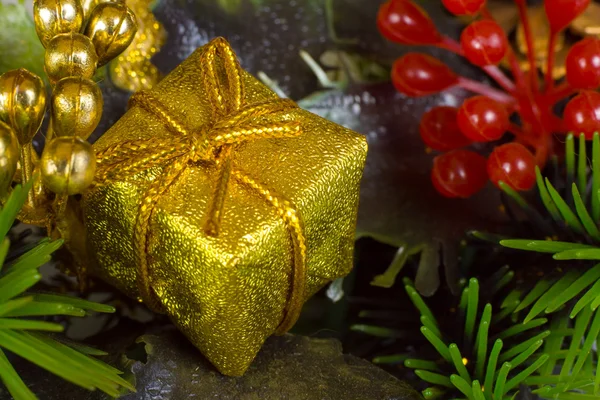 Gold christmas gift — Stock Photo, Image
