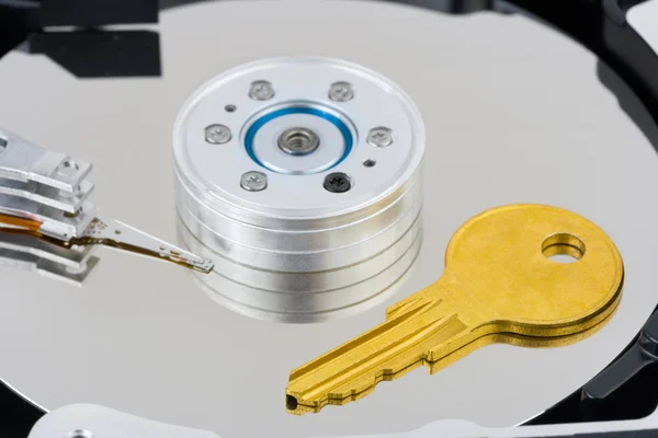 Anahtar bilgisayar disk üzerinde — Stok fotoğraf