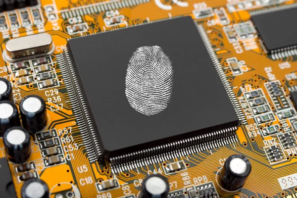 Fingeravtryck på dator chip — Stockfoto
