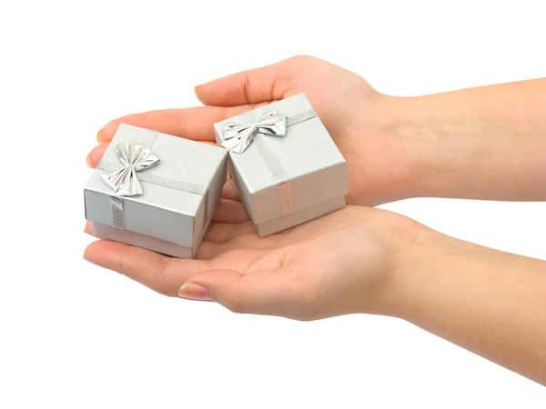 Handen en geschenken — Stockfoto