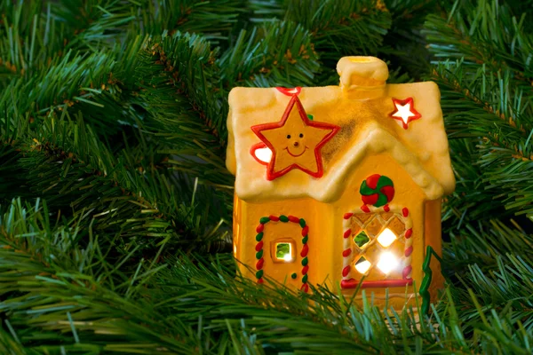 Iluminación casa y árbol de Navidad —  Fotos de Stock
