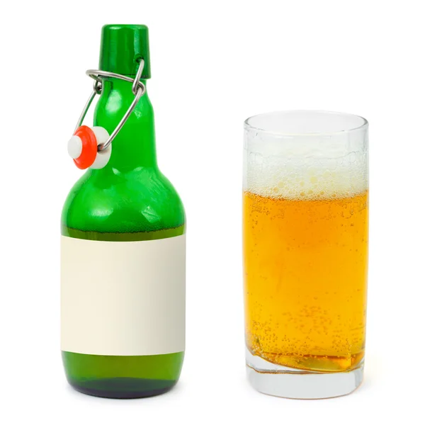 Flasche und Glas Bier — Stockfoto
