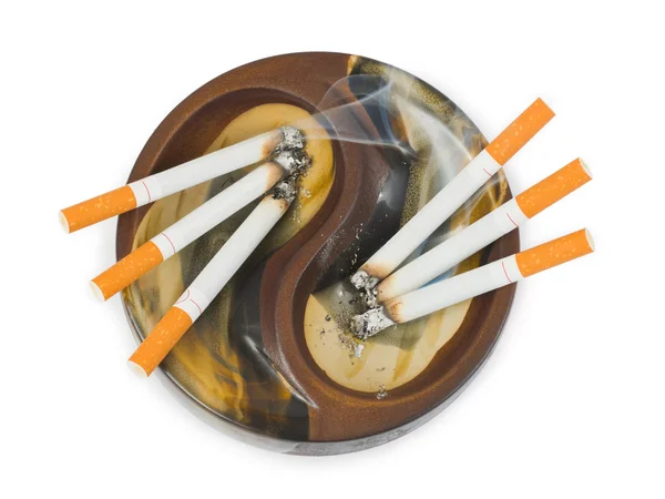 灰皿とタバコ — ストック写真