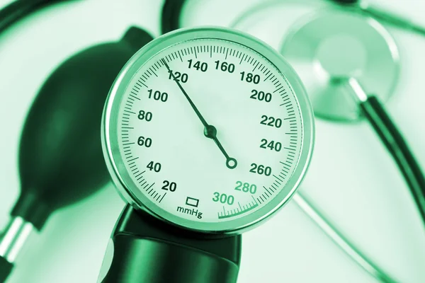 Scale of pressure and stethoscope — Stock Photo, Image