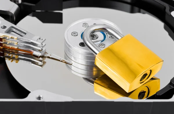 Bilgisayar sabit diski ve kilitle — Stok fotoğraf