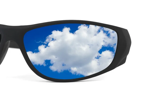 Sonnenbrille und Himmelsspiegelung — Stockfoto