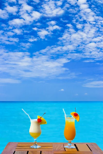 Two cocktails on table — Stock Photo, Image