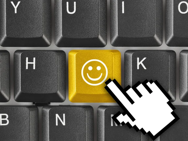 笑顔のキーを持つコンピューターのキーボード — ストック写真