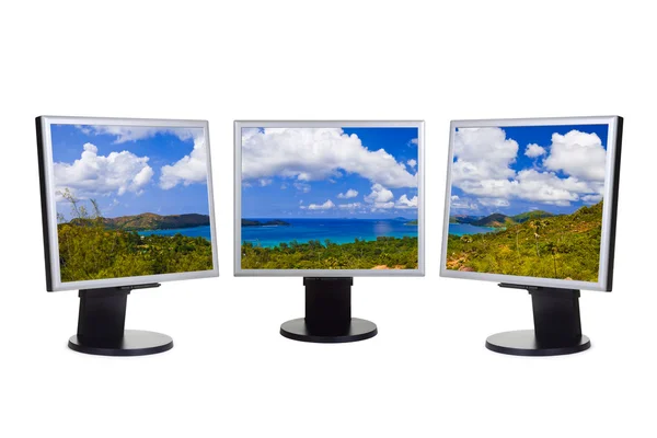 Panorama de costa em telas de computador — Fotografia de Stock