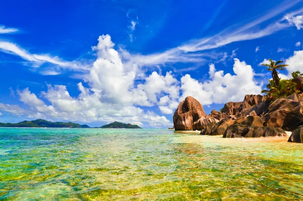Praia Fonte d 'Argent na ilha La Digue, Seychelles — Fotografia de Stock