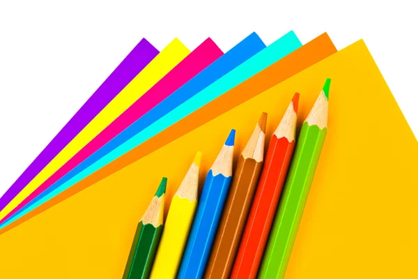 Különböző színű papír és ceruza — Stock Fotó