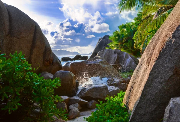 Tropical beach forrás D'Argent a Seychelle-szigetek — Stock Fotó