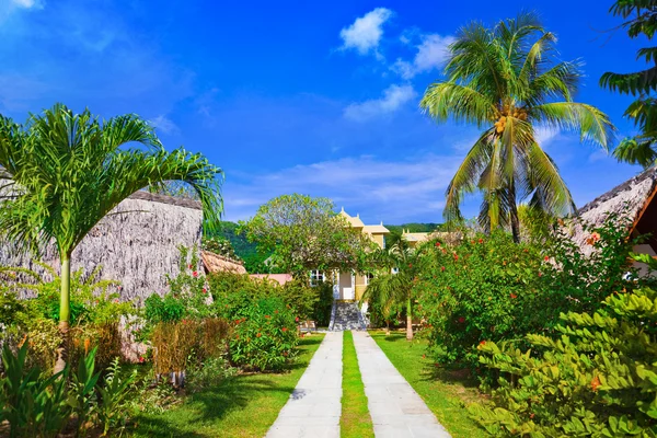 Villa at tropical beach — Stock Photo, Image
