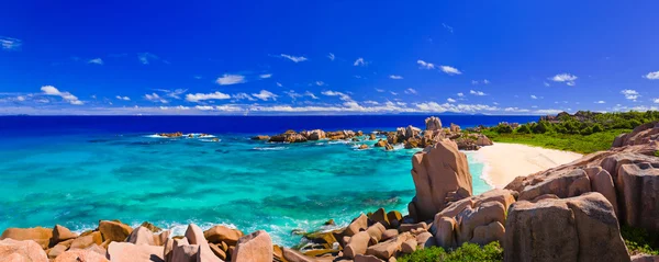 Panorama tropické pláže na Seychelách — Stock fotografie