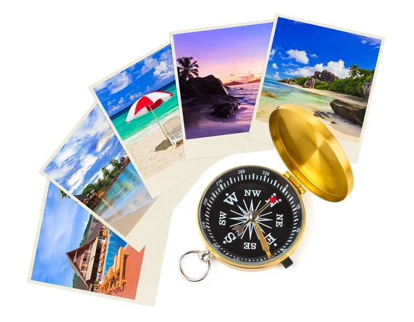 Летние пляжные снимки и компас — стоковое фото