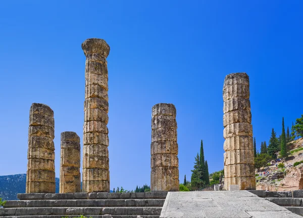Ruïnes van de tempel van apollo in delphi, Griekenland — Stockfoto