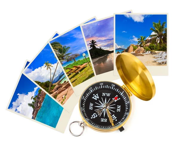 Летние пляжные снимки и компас — стоковое фото