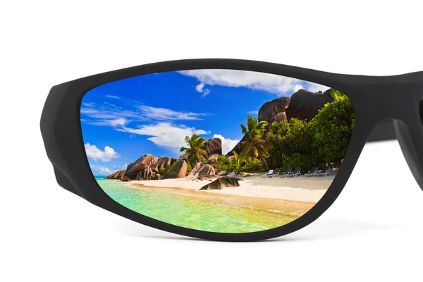 Solglasögon och marinmålning reflektion — Stockfoto