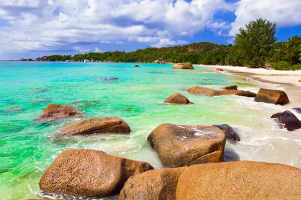 Stranden anse lazio på ön praslin, Seychellerna — Stockfoto