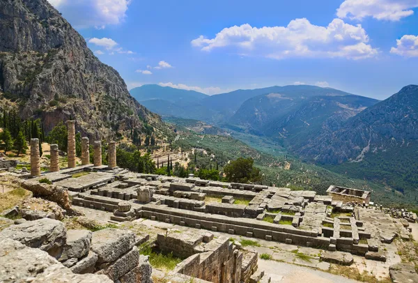 Ruiny świątyni Apollina w delphi, Grecja — Zdjęcie stockowe