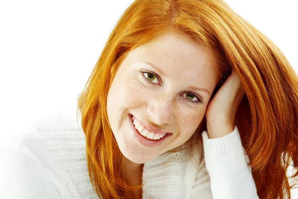 Gyönyörű nő vörös hajjal — Stock Fotó