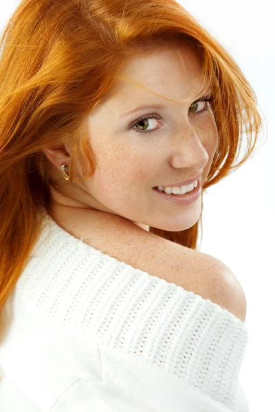 Piękna kobieta z rudymi włosami — Zdjęcie stockowe
