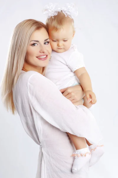 赤ちゃんと母親 — ストック写真