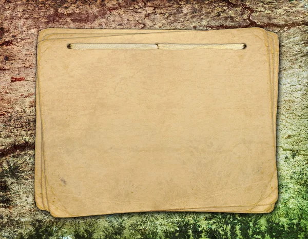 Papel vintage sobre textura de madera vieja — Foto de Stock